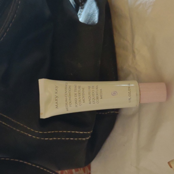 Mary Kay Other - Mary Kay medium coverage foundation bronze 500 new old stock